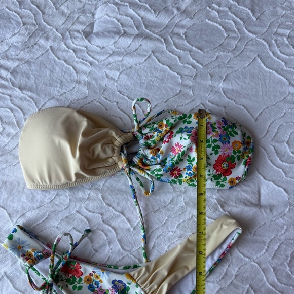 SHEIN Floral Butter Yellow and White Lace Bandeau Bikini Sets - Picture 10 of 10